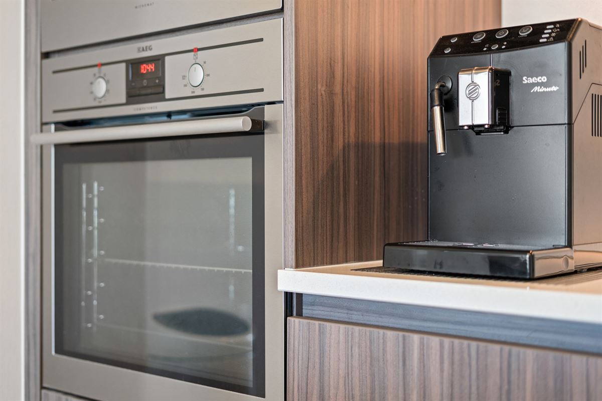 LICHTRIJK APPARTEMENT MET TWEE TERRASSEN