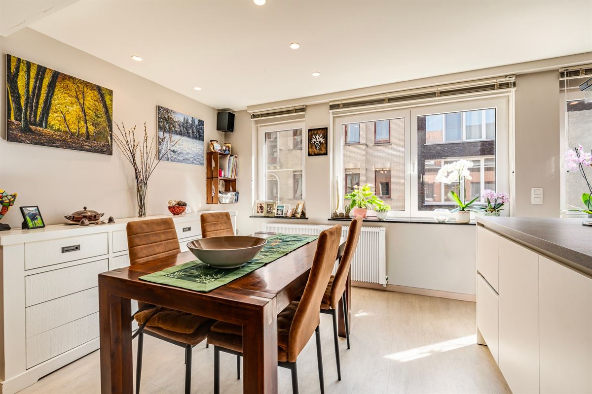 HANDELSHUIS MET WOONST IN HET HART VAN BREDENE-DUINEN