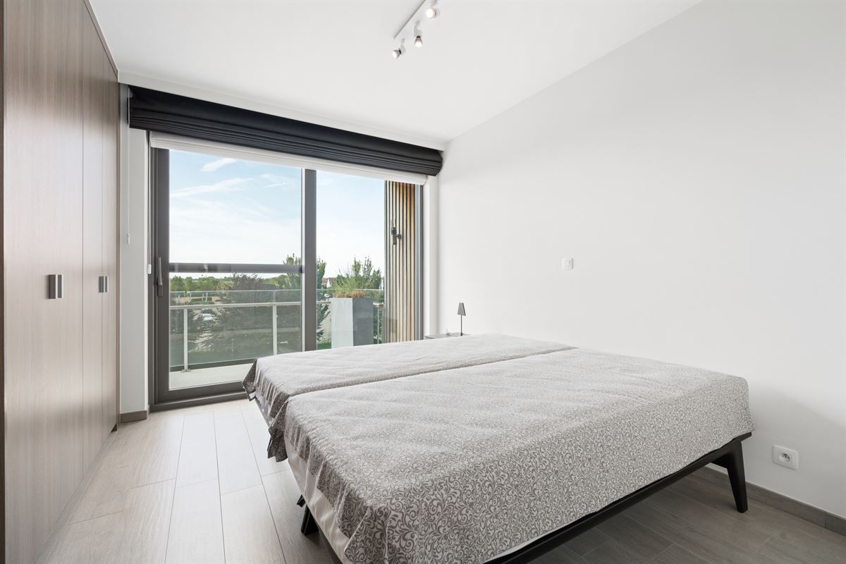 LICHTRIJK APPARTEMENT MET TWEE TERRASSEN