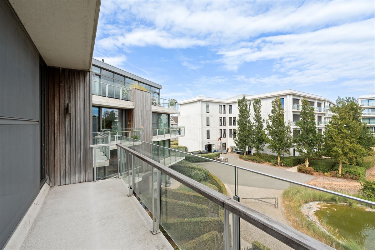 LICHTRIJK APPARTEMENT MET TWEE TERRASSEN
