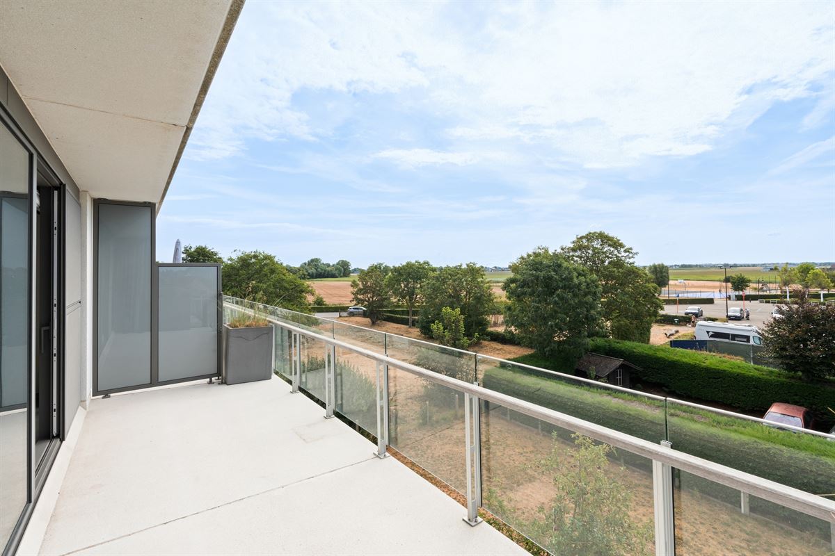 LICHTRIJK APPARTEMENT MET TWEE TERRASSEN