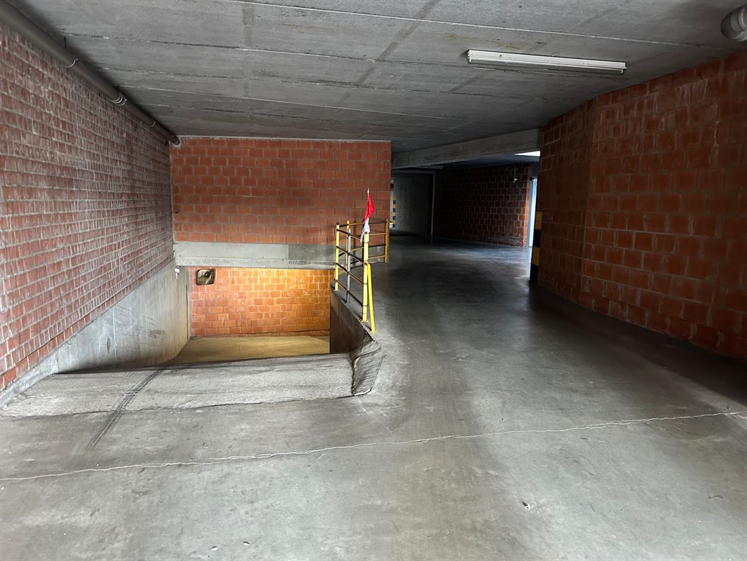 Grote (dubbele) garage in centrum!