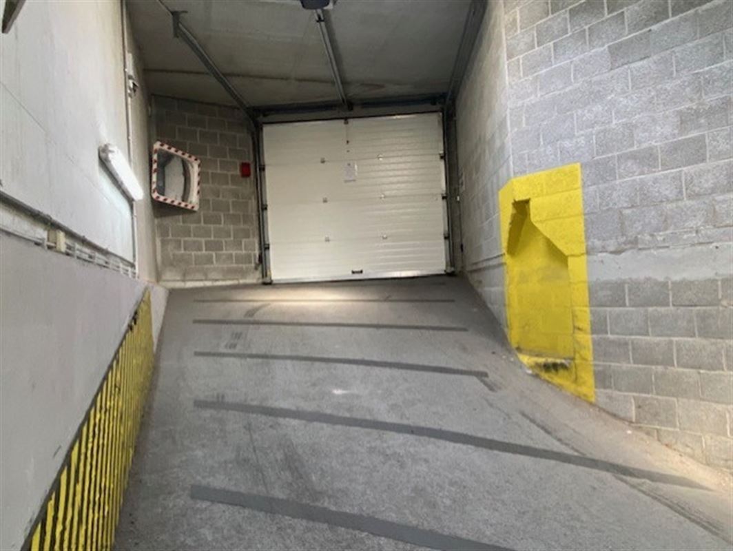 Grote ondergrondse garagebox in centrum Bredene-Duinen
