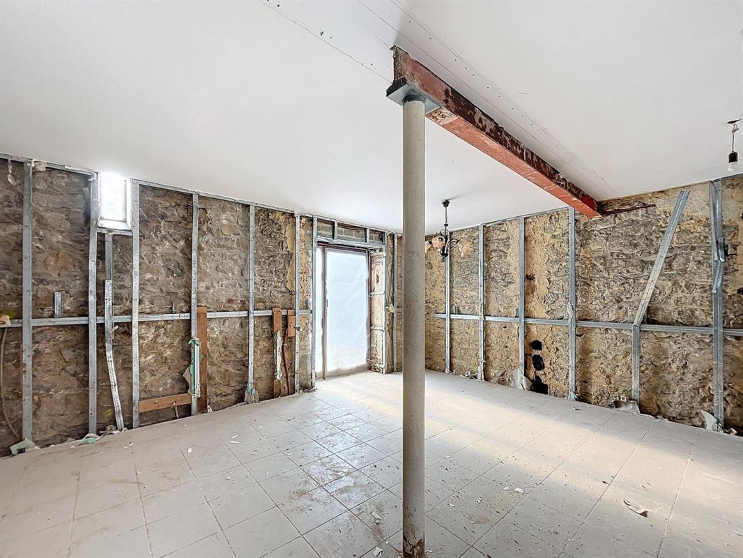 Karakteristieke investeringsgebouwen die moeten worden gerenoveerd (12 potentiële woningen) in Hargimont