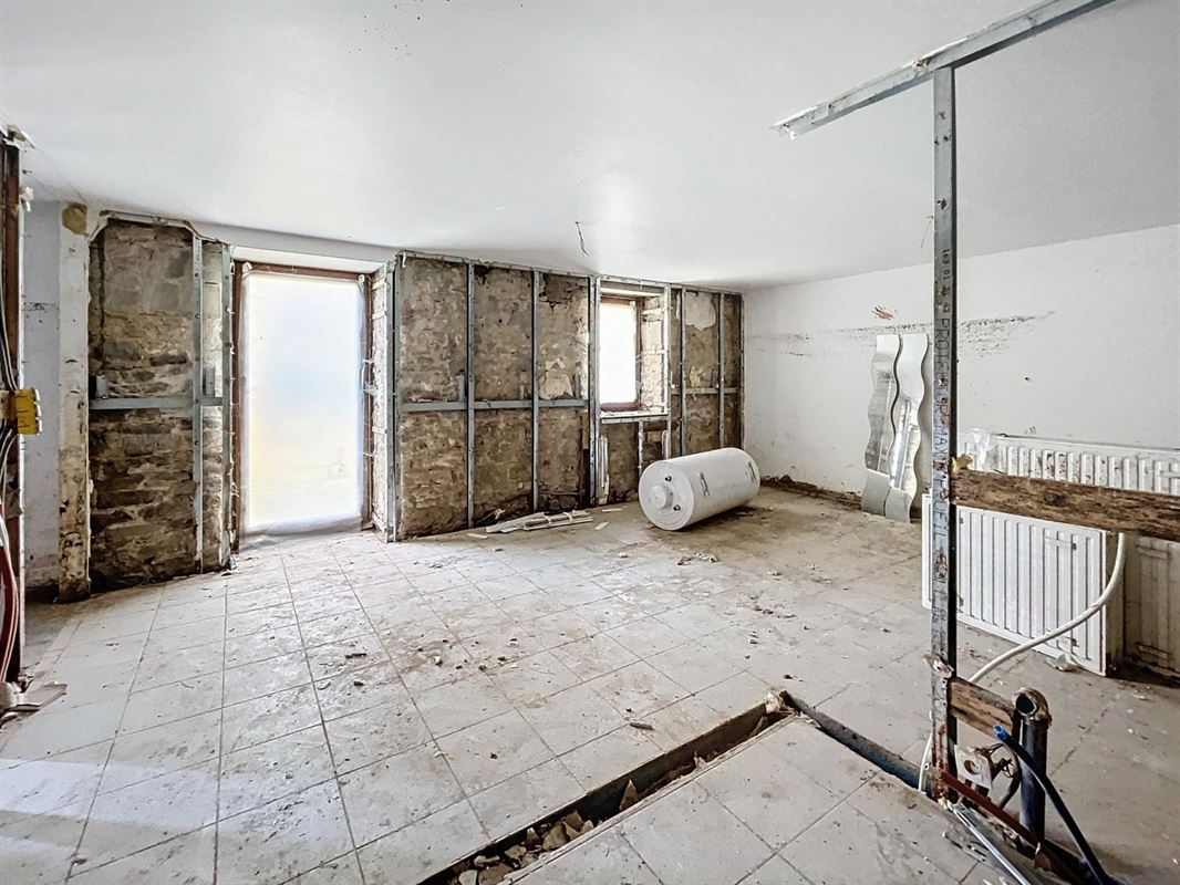 Karakteristieke investeringsgebouwen die moeten worden gerenoveerd (12 potentiële woningen) in Hargimont