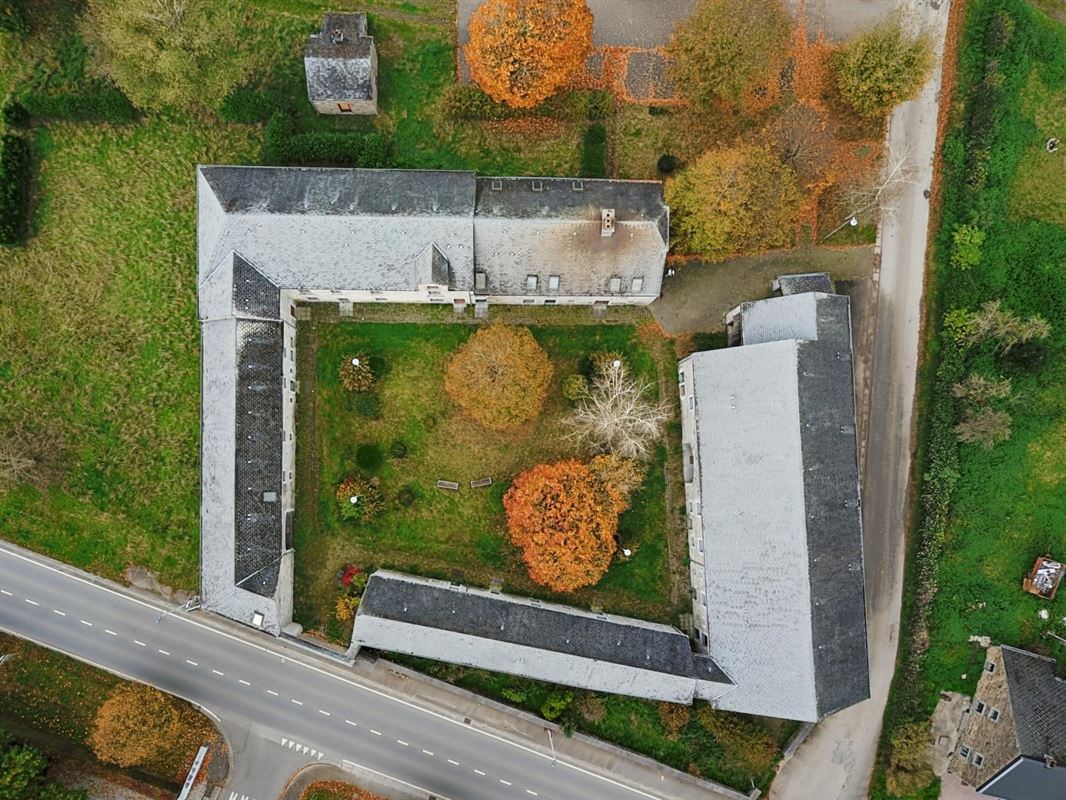 Karakteristieke investeringsgebouwen die moeten worden gerenoveerd (12 potentiële woningen) in Hargimont