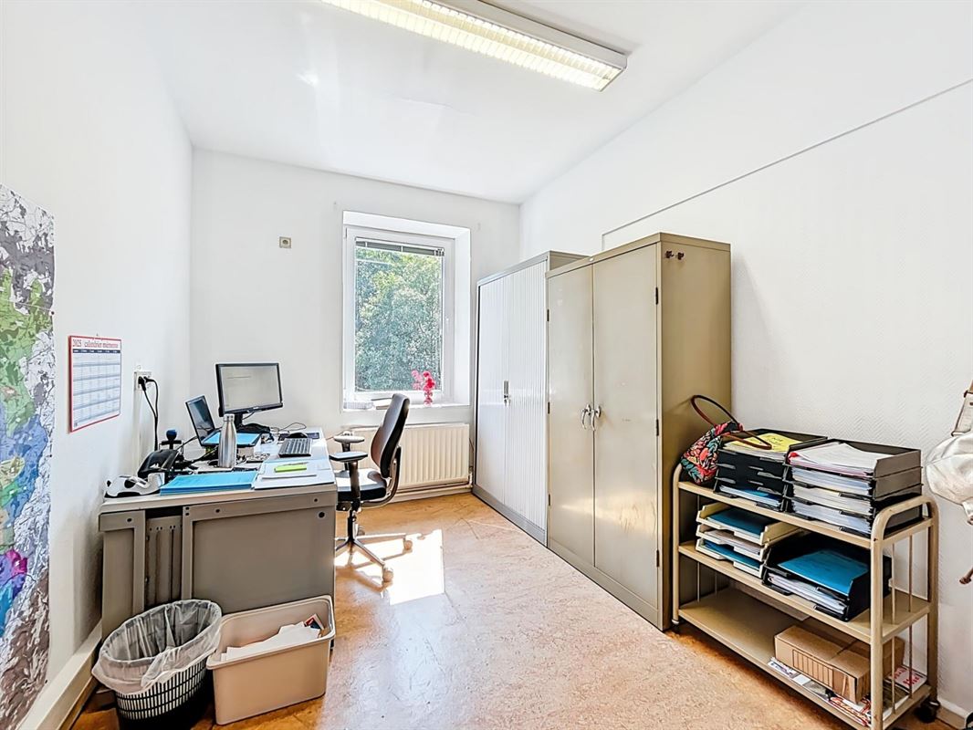 Beleggingspand in La Roche-en-Ardenne - 3 units, kantoorruimte en unit voor vrije beroepen