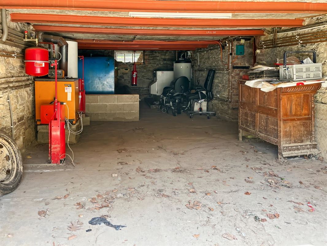 Beleggingspand in La Roche-en-Ardenne - 3 units, kantoorruimte en unit voor vrije beroepen