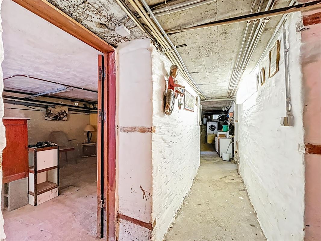 Beleggingspand in La Roche-en-Ardenne - 3 units, kantoorruimte en unit voor vrije beroepen