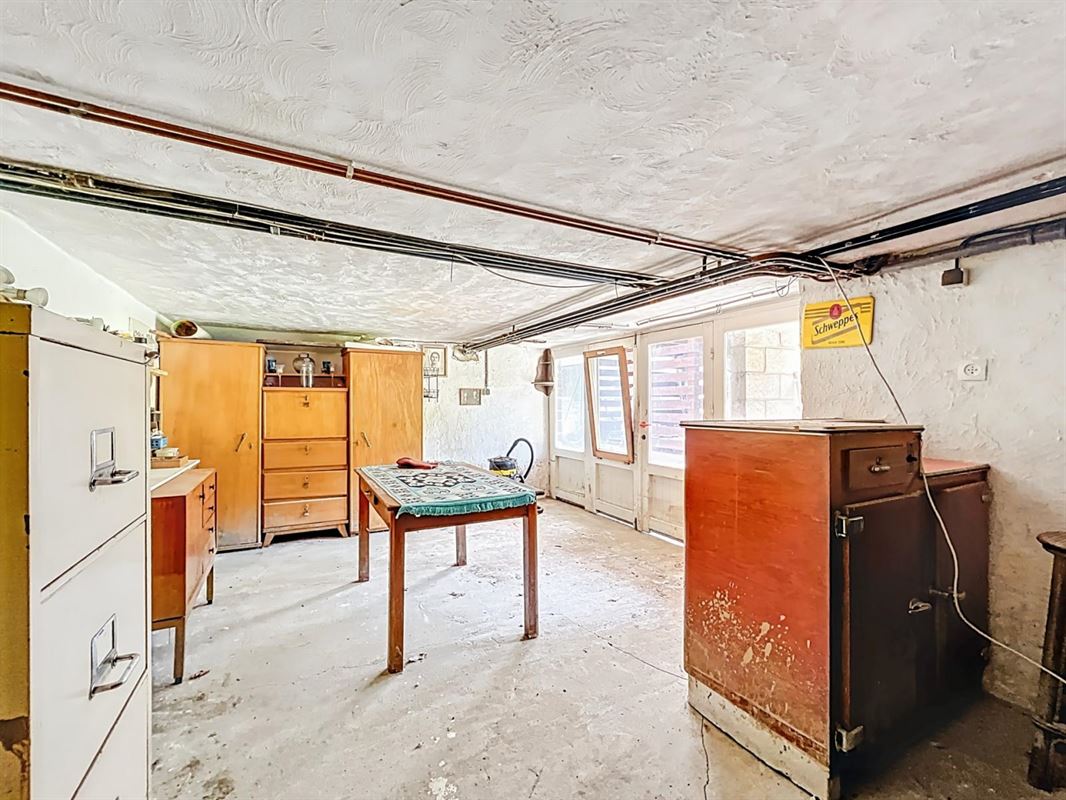 Beleggingspand in La Roche-en-Ardenne - 3 units, kantoorruimte en unit voor vrije beroepen