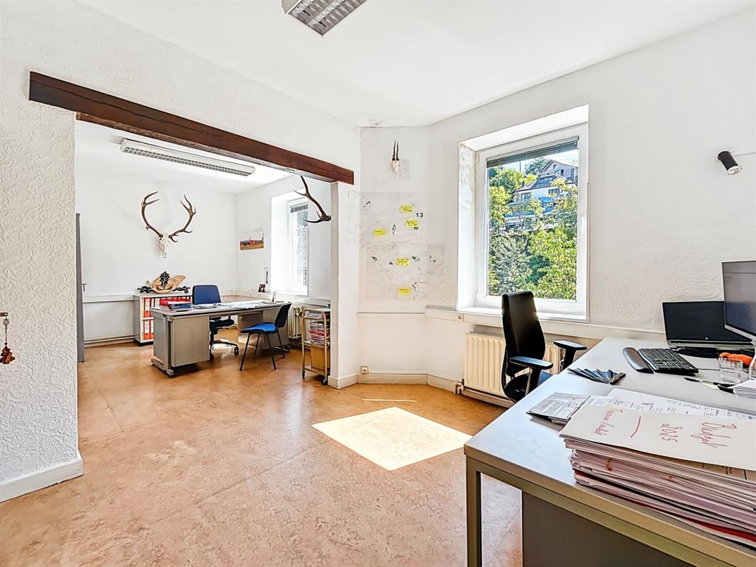 Beleggingspand in La Roche-en-Ardenne - 3 units, kantoorruimte en unit voor vrije beroepen