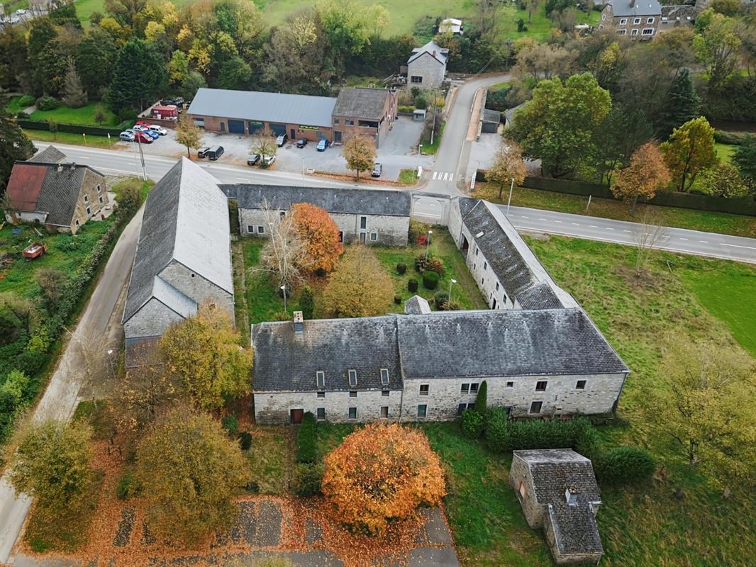 Karakteristieke investeringsgebouwen die moeten worden gerenoveerd (12 potentiële woningen) in Hargimont
