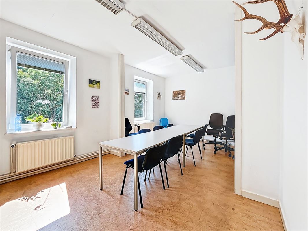 Beleggingspand in La Roche-en-Ardenne - 3 units, kantoorruimte en unit voor vrije beroepen