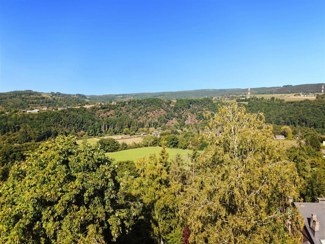 Dans le bas du village de Warisy,  terrain de 14 ares qui bénéficie d?une vue dégagée et exceptionnelle