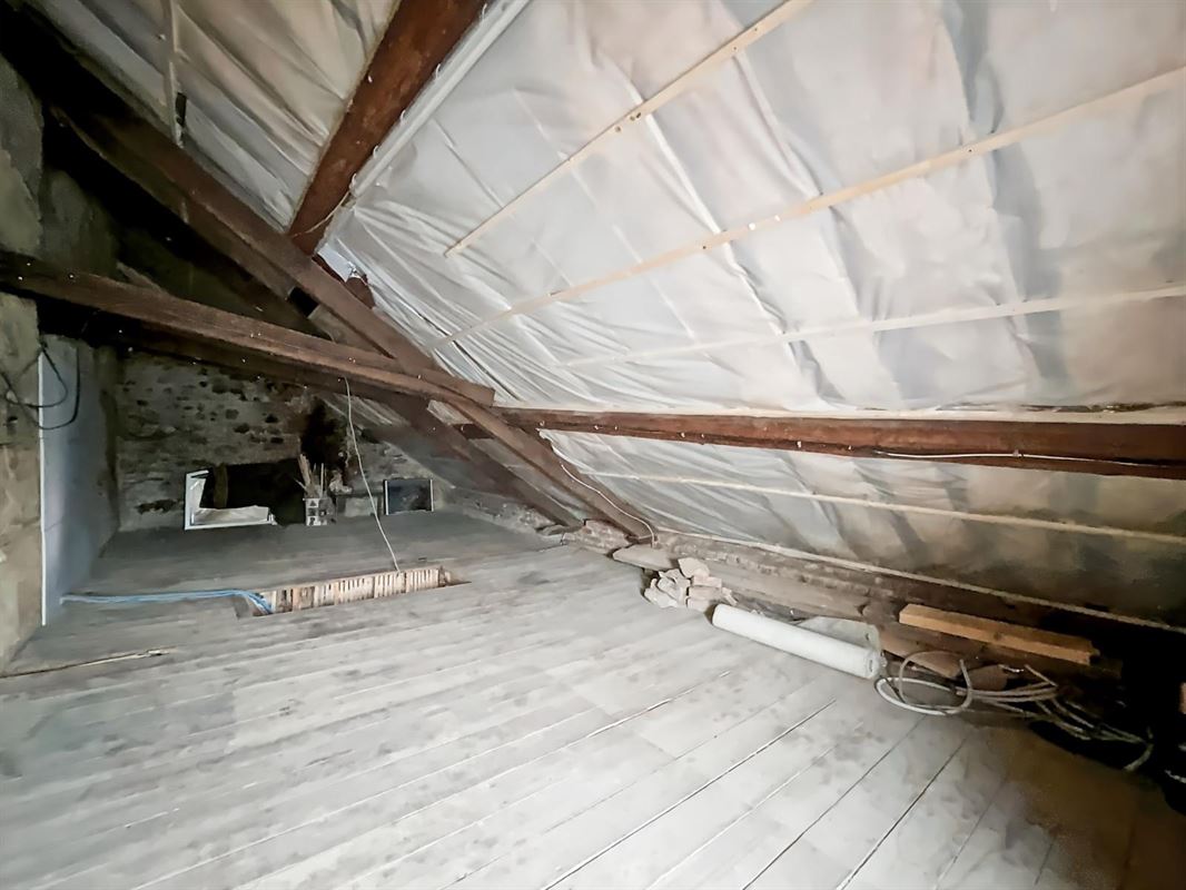 Dorpshuis met tuin en twee onafhankelijke woningen te Champlon