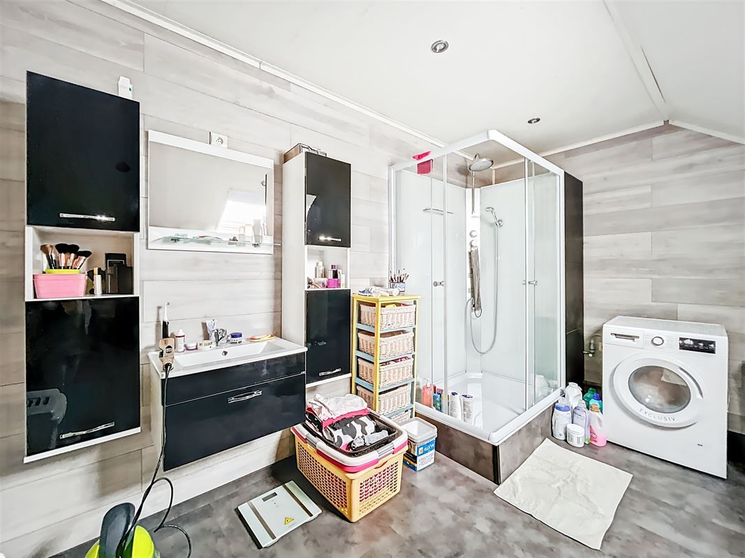 Dorpshuis met tuin en twee onafhankelijke woningen te Champlon