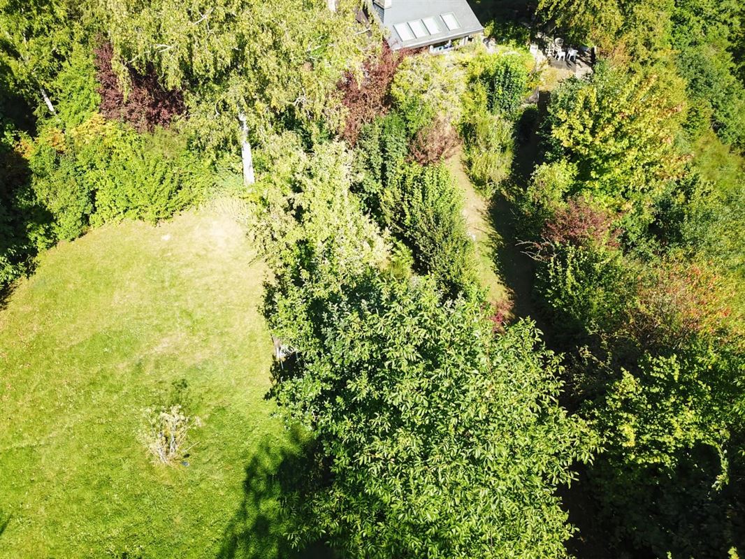 Dans le bas du village de Warisy,  terrain de 14 ares qui bénéficie d?une vue dégagée et exceptionnelle