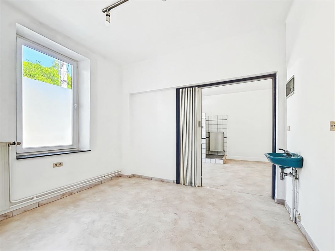 Beleggingspand in La Roche-en-Ardenne - 3 units, kantoorruimte en unit voor vrije beroepen