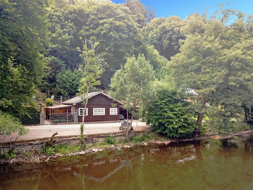 Chalet met 2 slaapkamers aan de oevers van de Ourthe in Nisramont