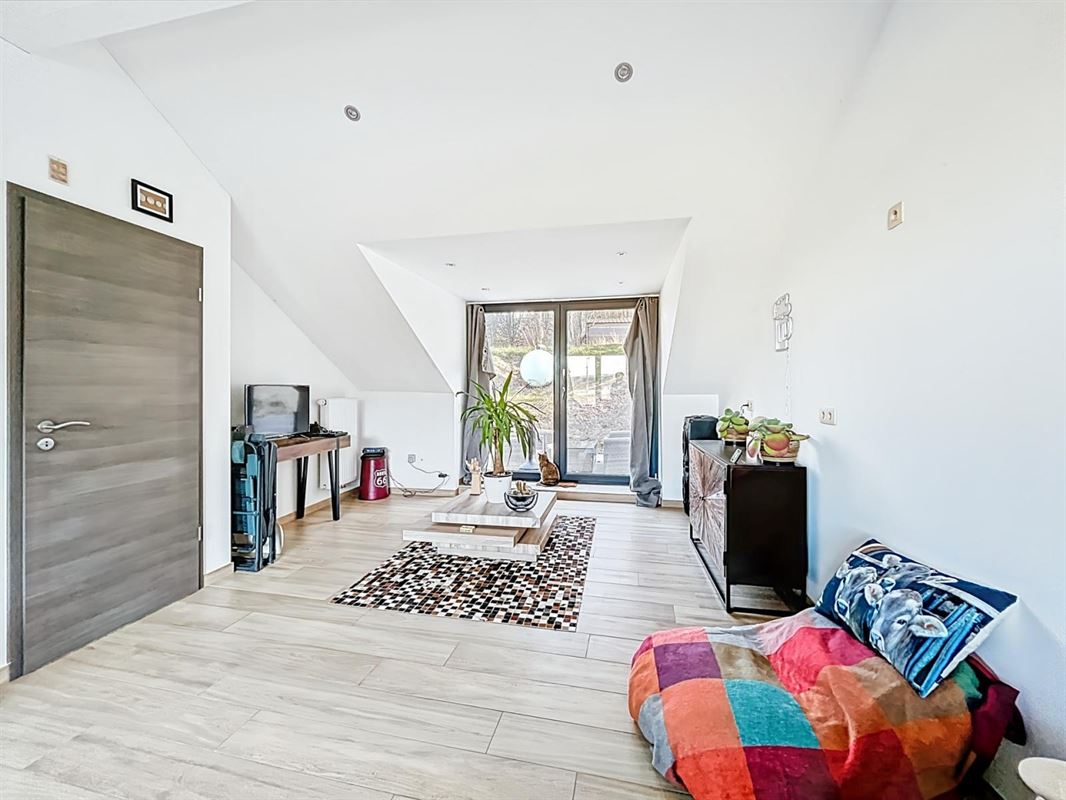 2 slaapkamer huis te Ny
