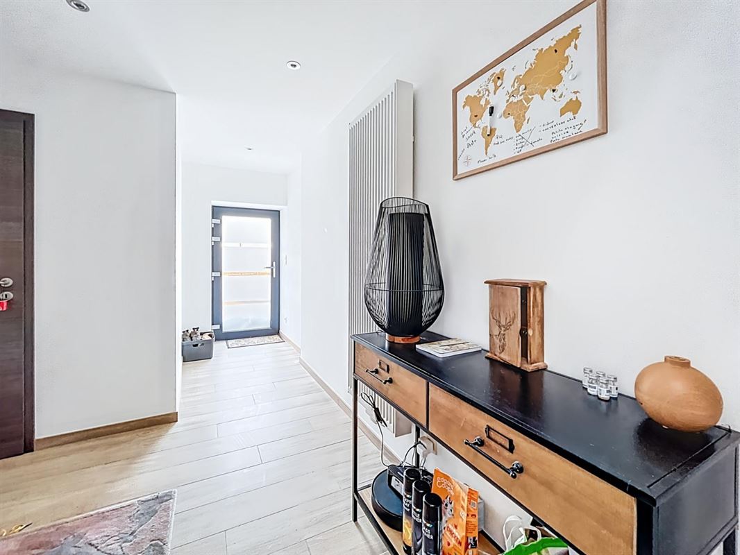 2 slaapkamer huis te Ny