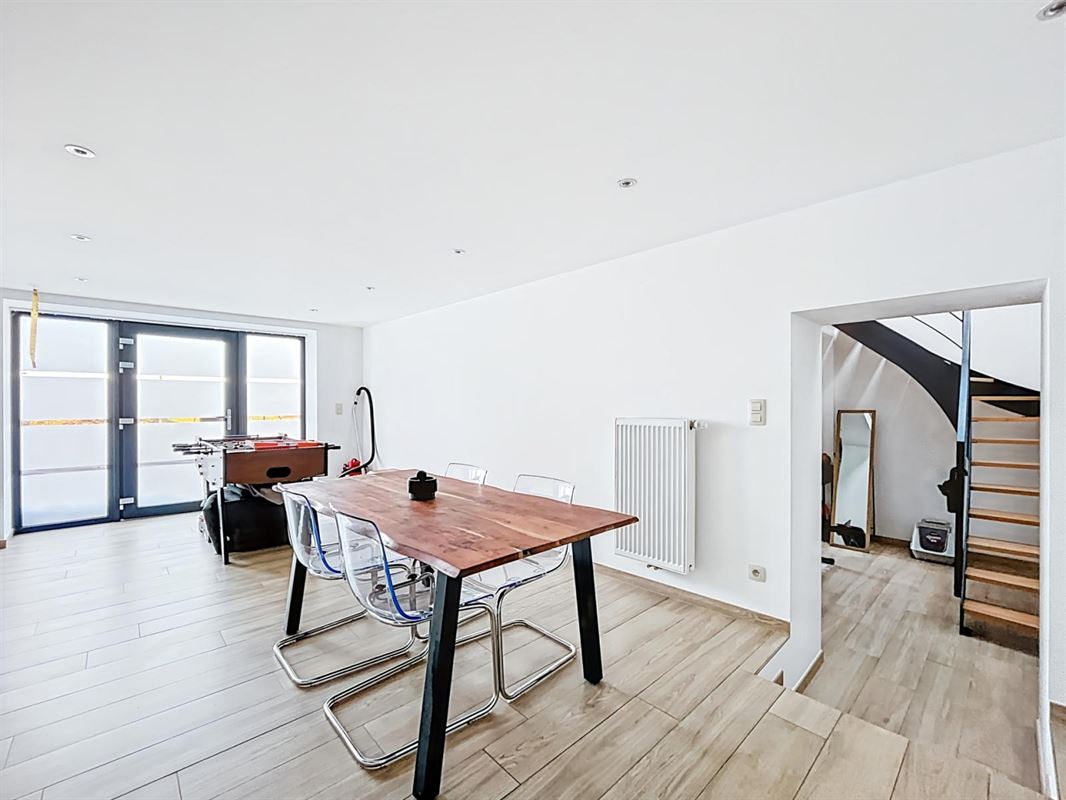 2 slaapkamer huis te Ny