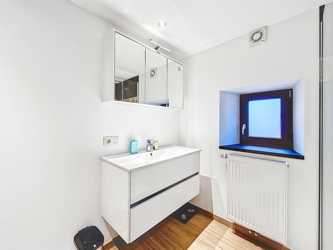 2 slaapkamer huis te Ny