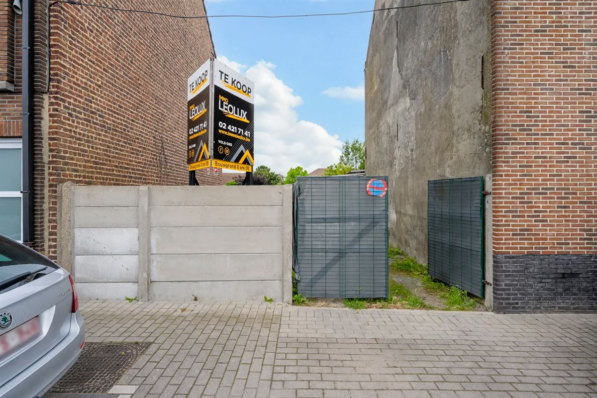 Terrain dans une zone habitation À Vendre