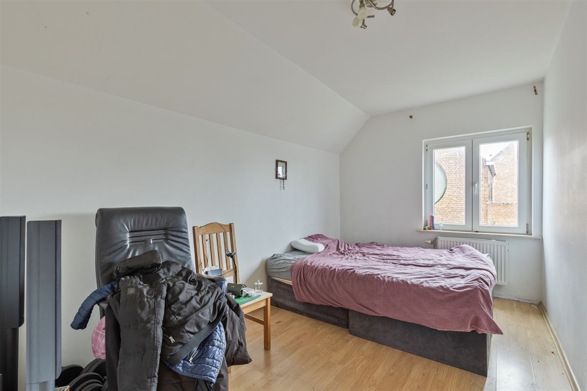 Ruime woning met 4 slaapkamers, veranda en tuin