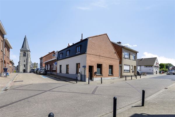 Karaktervolle Woning in het Centrum van Brussegem!