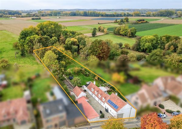 Karaktervolle Hoeve met 5 Slaapkamers in Merchtem