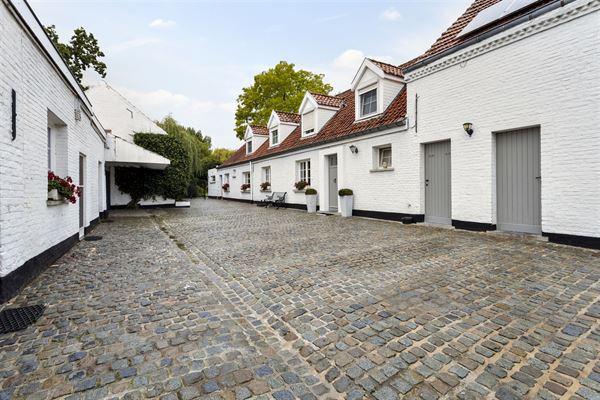 Ferme de caractère avec 5 chambres à coucher à Merchtem