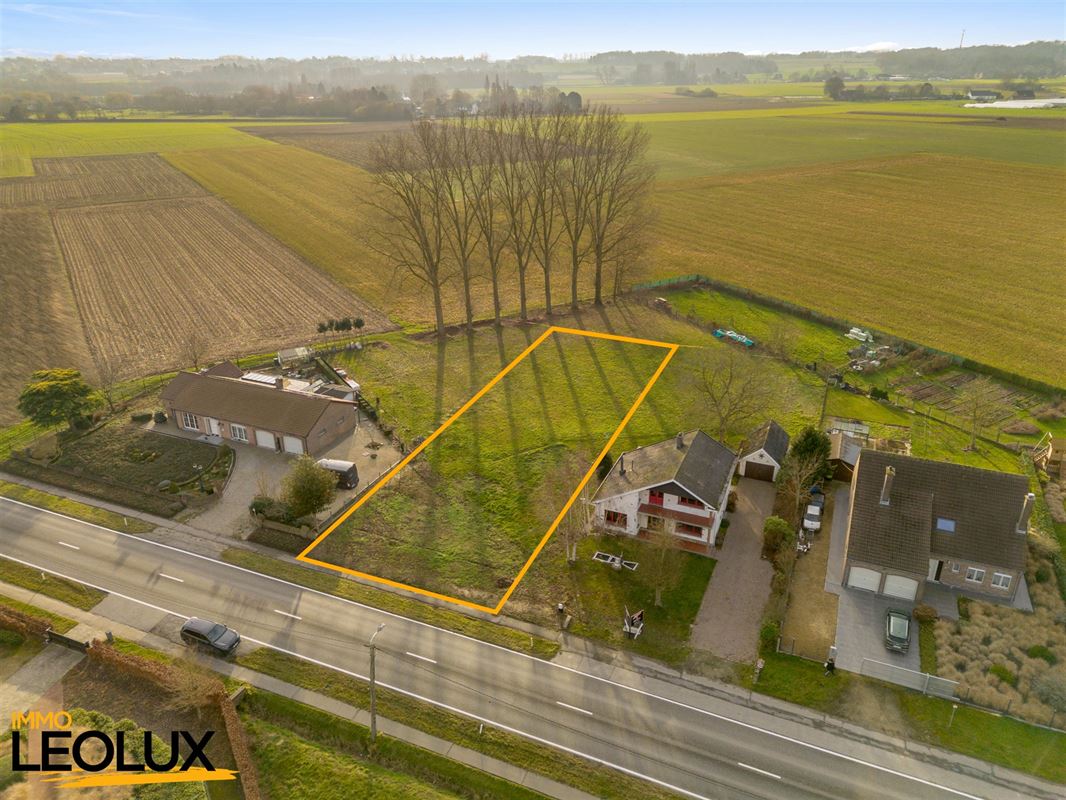 Bouwgrond voor villa in groene omgeving