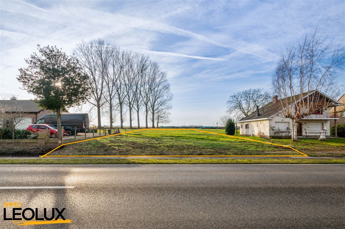 Bouwgrond voor villa in groene omgeving