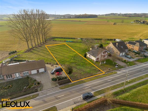 Bouwgrond voor villa in groene omgeving