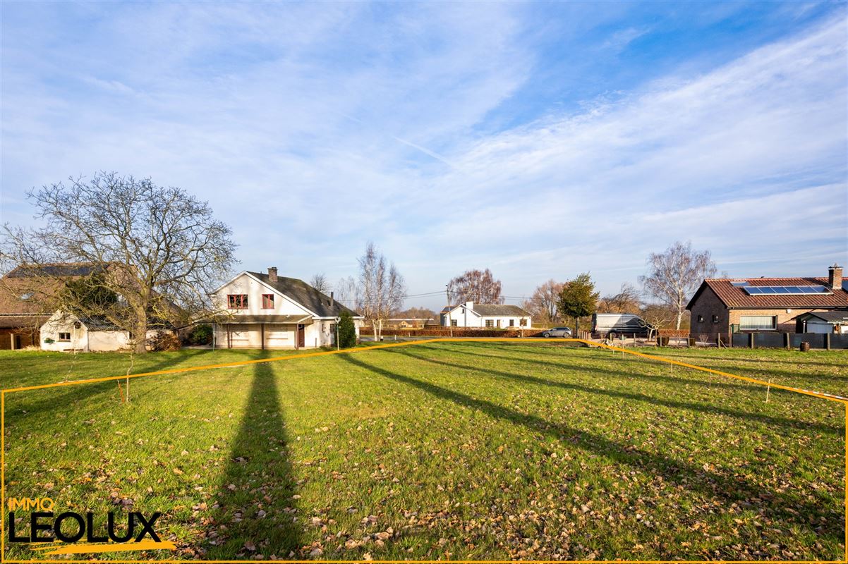 Bouwgrond voor villa in groene omgeving