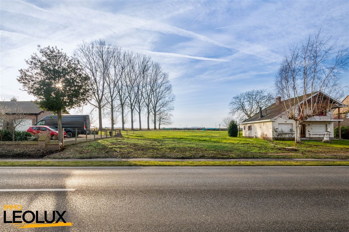Bouwgrond voor villa in groene omgeving