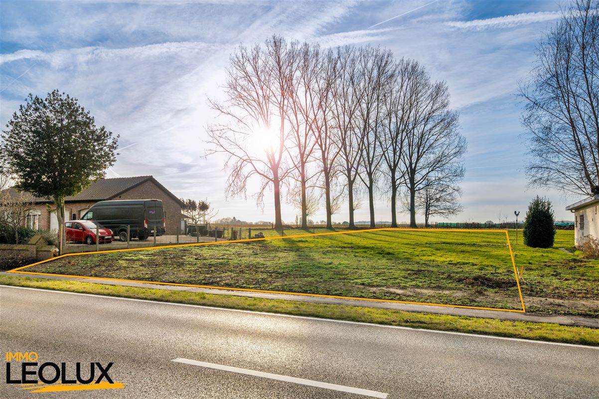 Bouwgrond voor villa in groene omgeving
