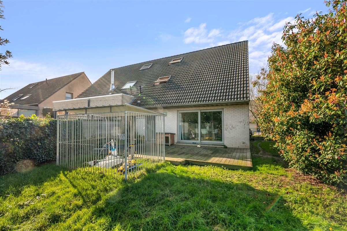 Charmante maison mitoyenne avec 4 chambres et jardin