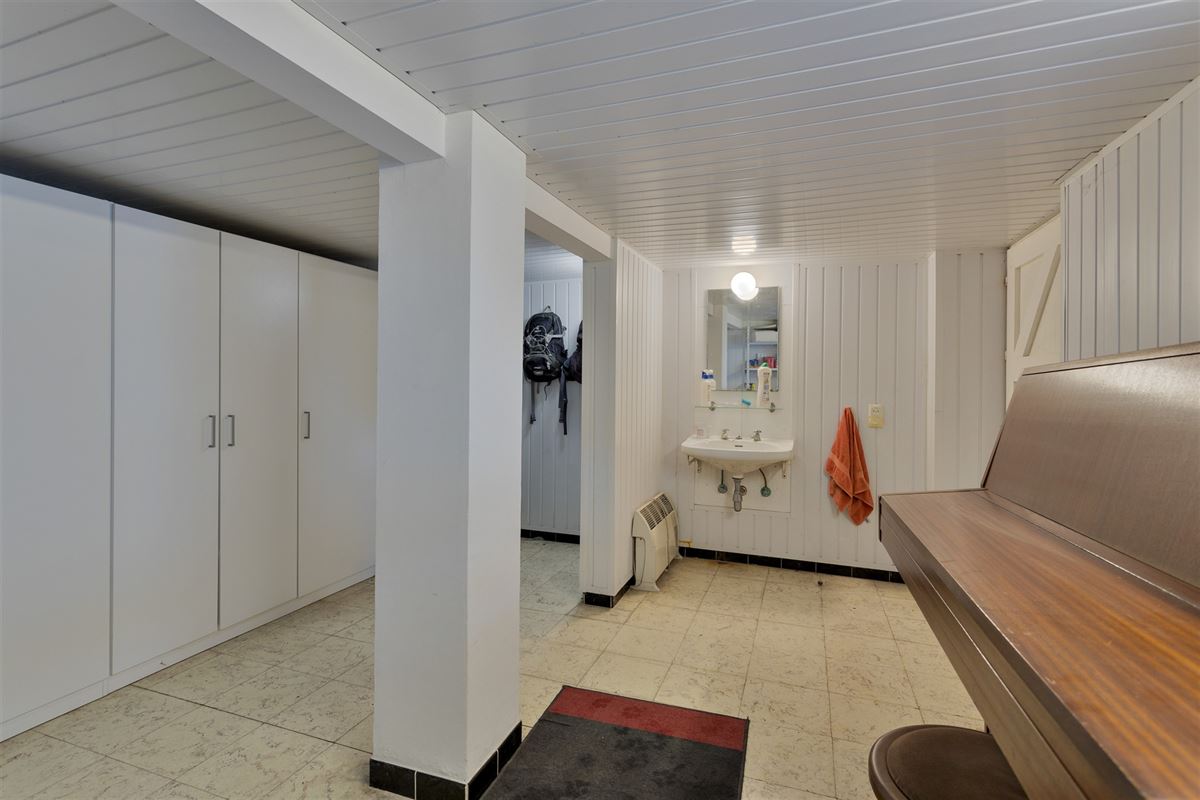 Karaktervolle Hoeve met 5 Slaapkamers in Merchtem