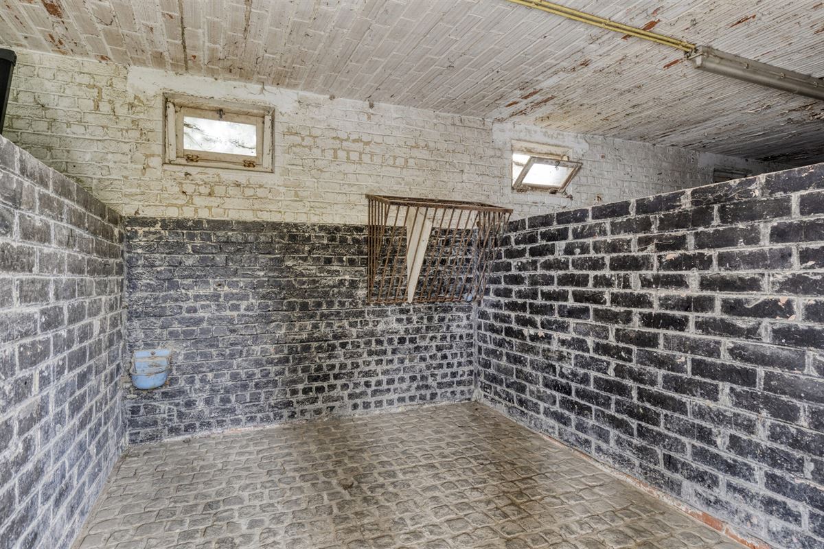 Karaktervolle Hoeve met 5 Slaapkamers in Merchtem
