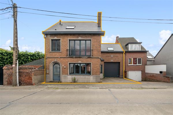 Spacieuse maison à rénover avec hangar, située dans le centre d'Opwijk