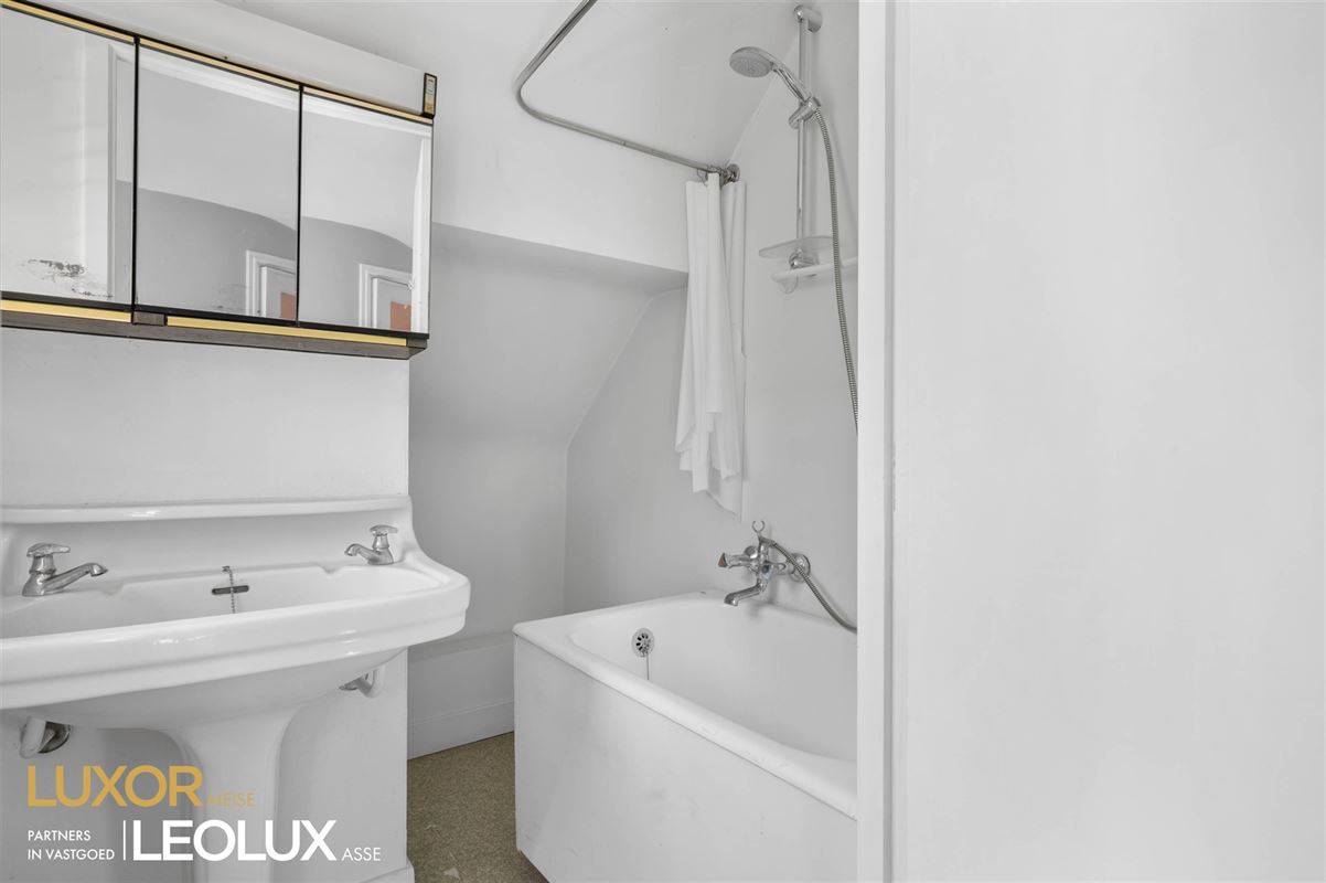 Charmante te renoveren woning in Oppem