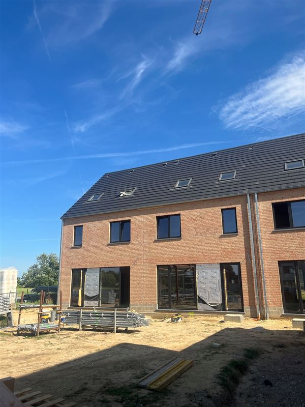 Maison moderne de construction neuve dans le vert de Meise