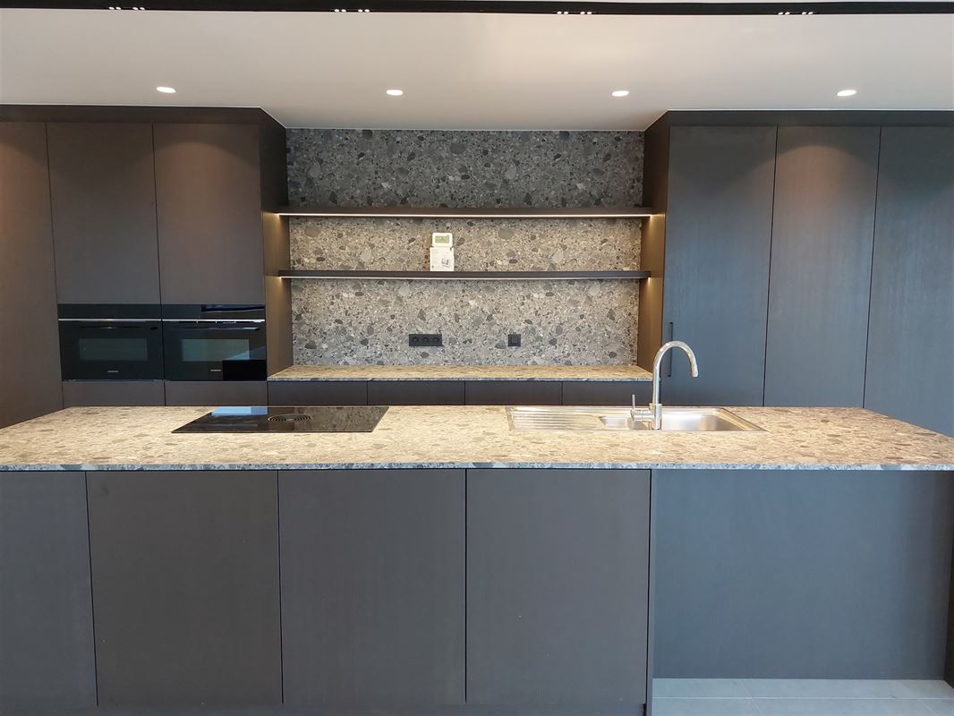 Exclusief penthouse met verwarmd overdekt terras