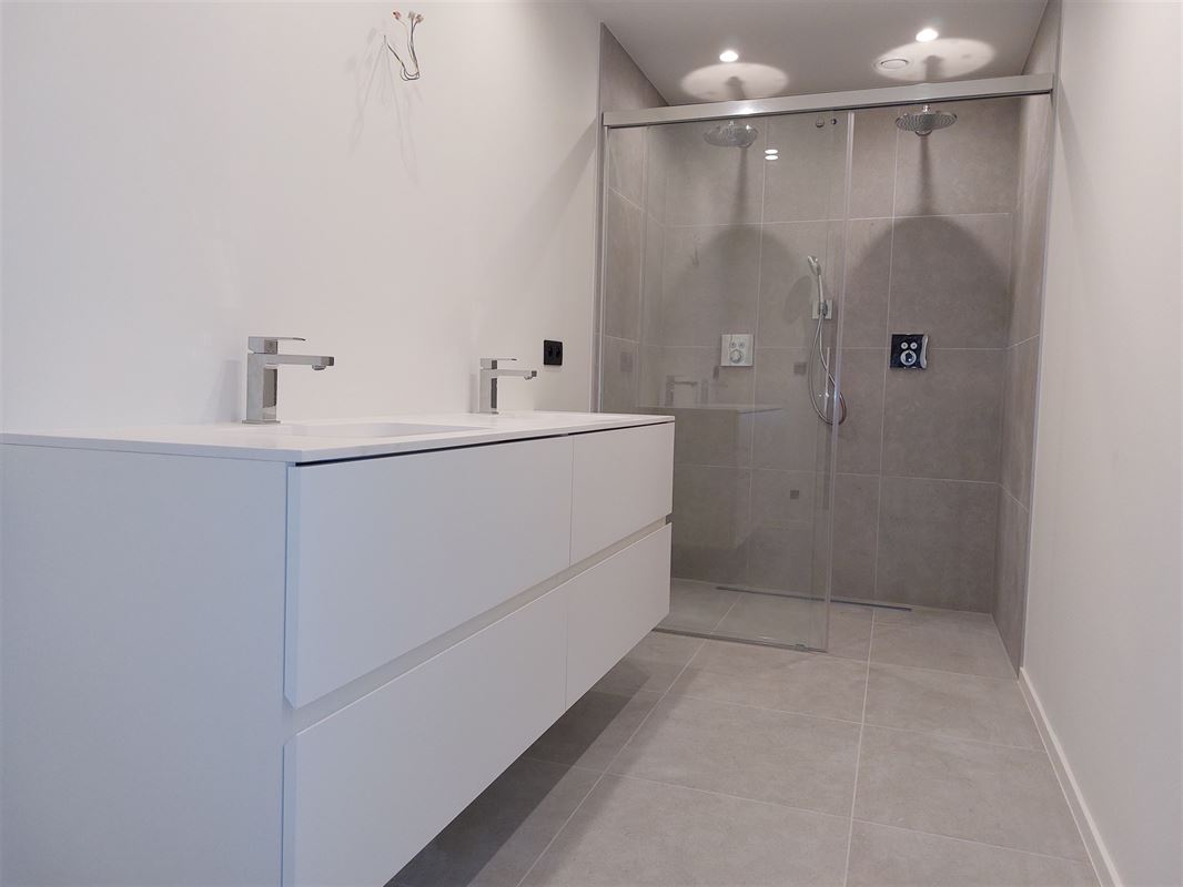 Exclusief penthouse met verwarmd overdekt terras