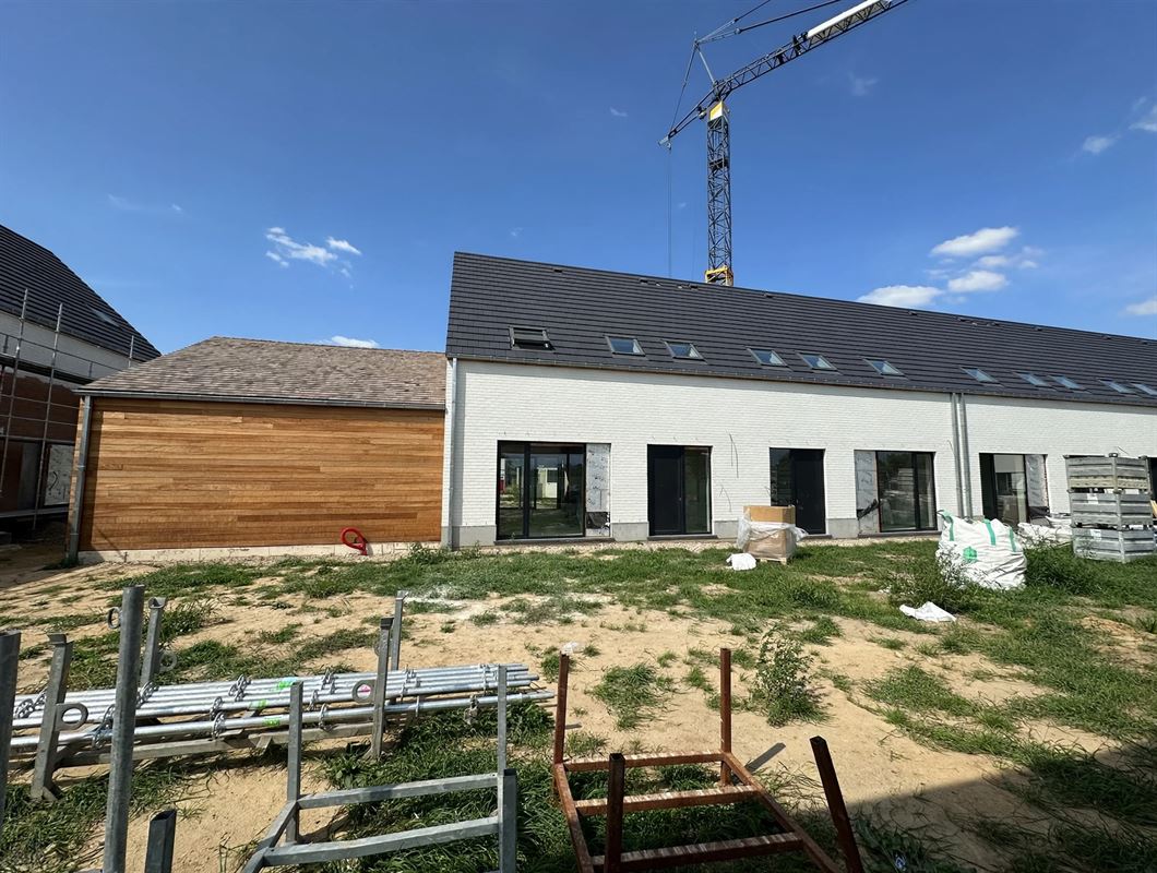 Maison moderne de construction neuve dans le vert de Meise