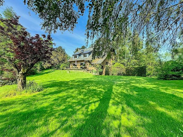 Incredible property with a 83a park