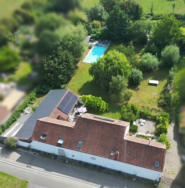 Propriété unique avec possibilité espace pro