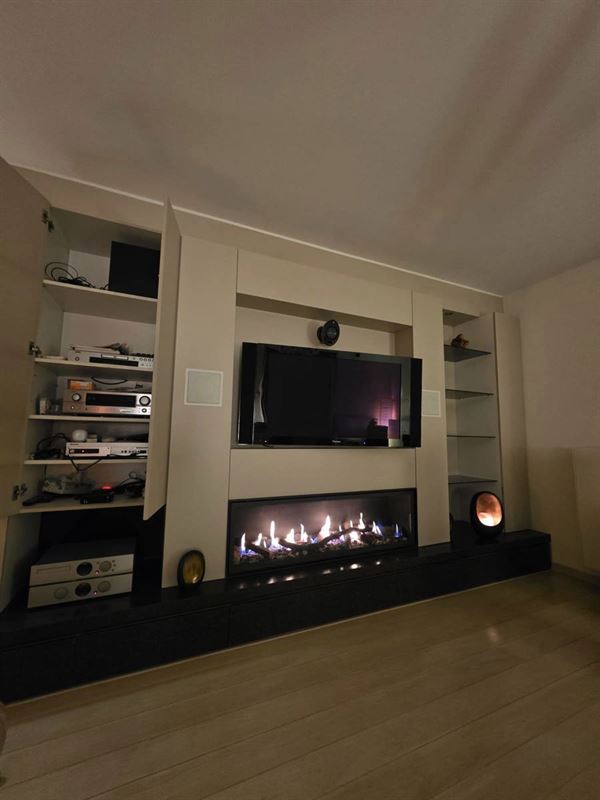 Magnificent apartment with large garden, cellars and parking